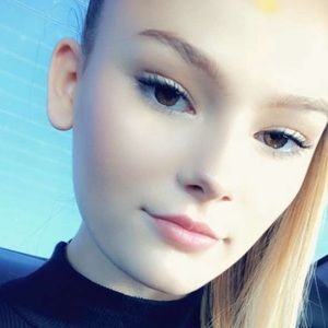 Meet your Posher, Elise